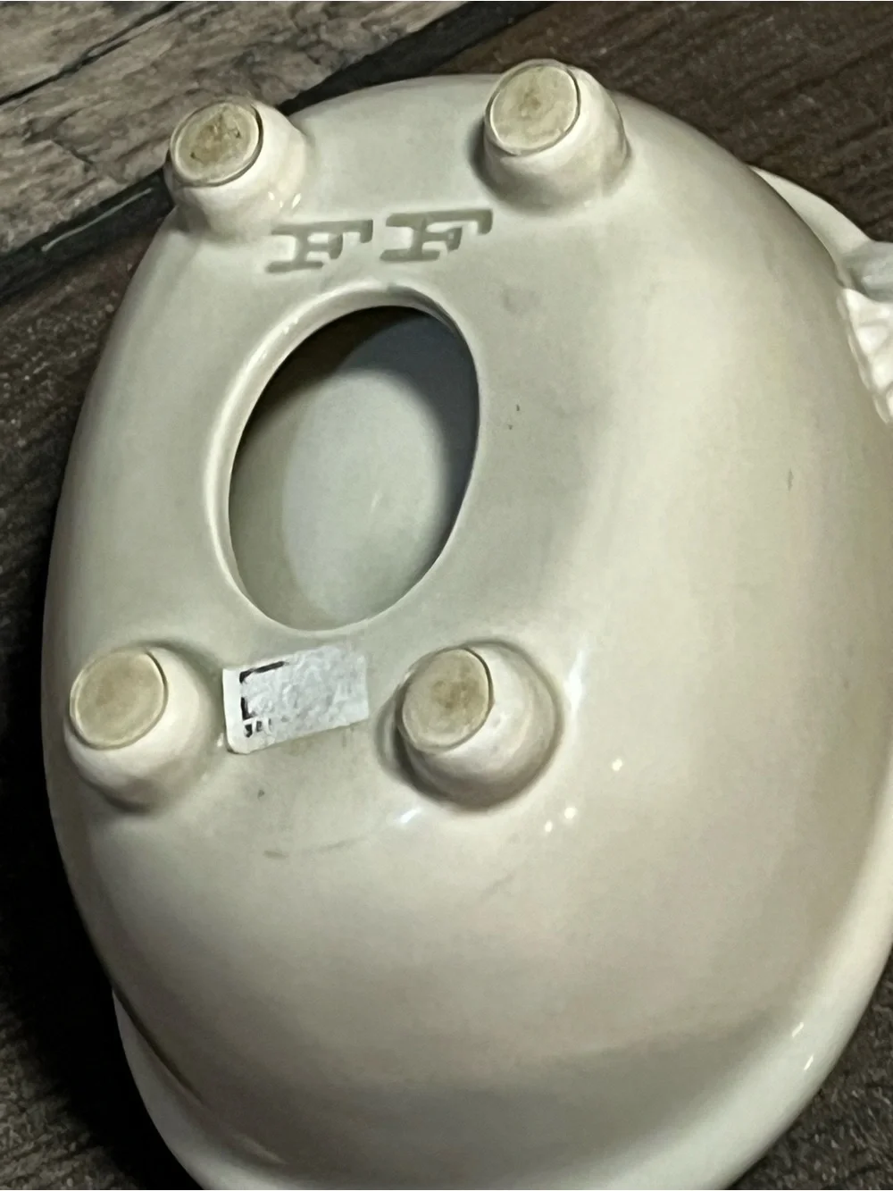 Ceramic Bathtub Trinket/ soap dish  with Figurine - White and Yellow